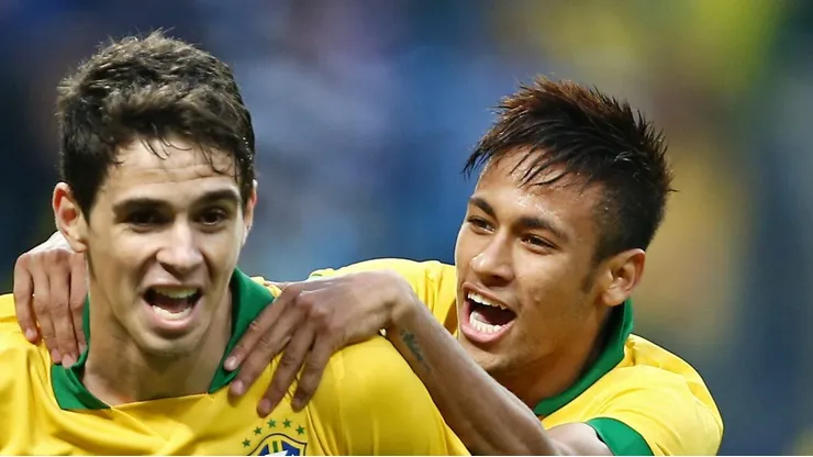 Oscar, Neymar. Brasil x Franca em Amistoso na Arena Gremio. 09 de Junho de 2013. Foto: Heuler Andrey/AGIF