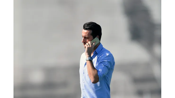 Edu Gaspar, do Arsenal, vai até o CT do Fluminense e chama atenção - Foto: Mauro Horita/AGIF