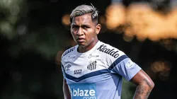 Foto: Raul Baretta/ Santos FC - Morelos em ação nos treinamentos