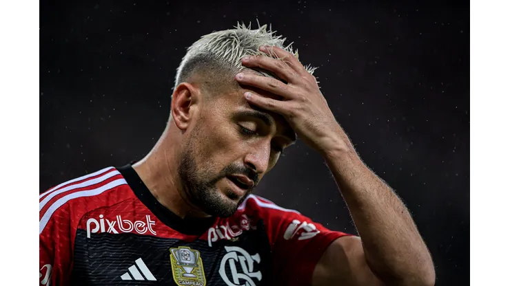 Flamengo já foi atrás disso tudo: Situação de Arrascaeta chama atenção - Foto: Thiago Ribeiro/AGIF
