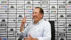 Foto: Vitor Silva/Botafogo/Divulgação - Textor de olho: Jogador afirmou desejo de retornar ao Botafogo no futuro