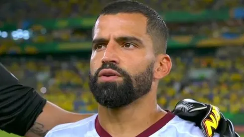 Reprodução/Sportv. Rincón protagoniza lance polêmico e chama atenção de torcida do Santos