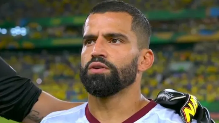Reprodução/Sportv. Rincón protagoniza lance polêmico e chama atenção de torcida do Santos