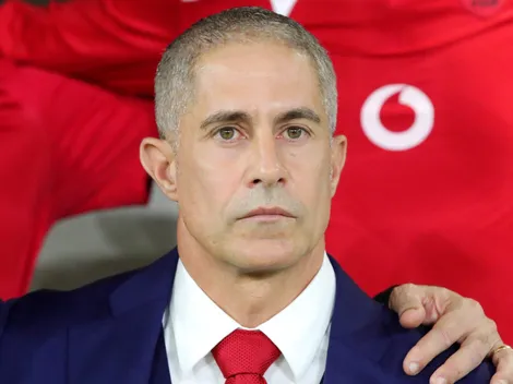 Ex-Corinthians, Sylvinho choca a torcida com sucesso na Europa