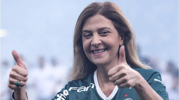 Foto: Ettore Chiereguini/AGIF - Leila Pereira presidente do Palmeiras comemora titulo de campeao durante cerimonia de premiacao apos vitoria contra o Sao Paulo em partida no estadio Arena Allianz Parque pela decisao do campeonato Paulista 2022.