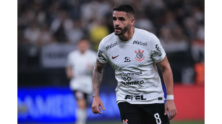 Grêmio ‘se anima’ com possibilidade de Renato Augusto após veto - Foto: Ettore Chiereguini/AGIF