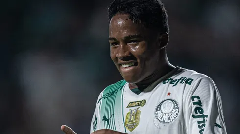 GO - GOIANIA - 07/05/2023 - BRASILEIRO A 2023, GOIAS X PALMEIRAS - Endrick jogador do Palmeiras comemora seu gol durante partida contra o Goias no estadio Serrinha pelo campeonato BRASILEIRO A 2023. Foto: Heber Gomes/AGIF