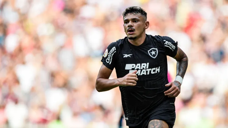 Foto: Thiago Ribeiro/AGIF - Tiquinho Soares: artilheiro está em alta no Glorioso
