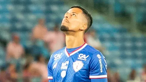 Foto: Alexandre Lago/AGIF - Matheus Nogueira , Goleiro do Paysandu, comemora o gol de empate contra o America-RN, Arena das Dunas , 30/07/2023