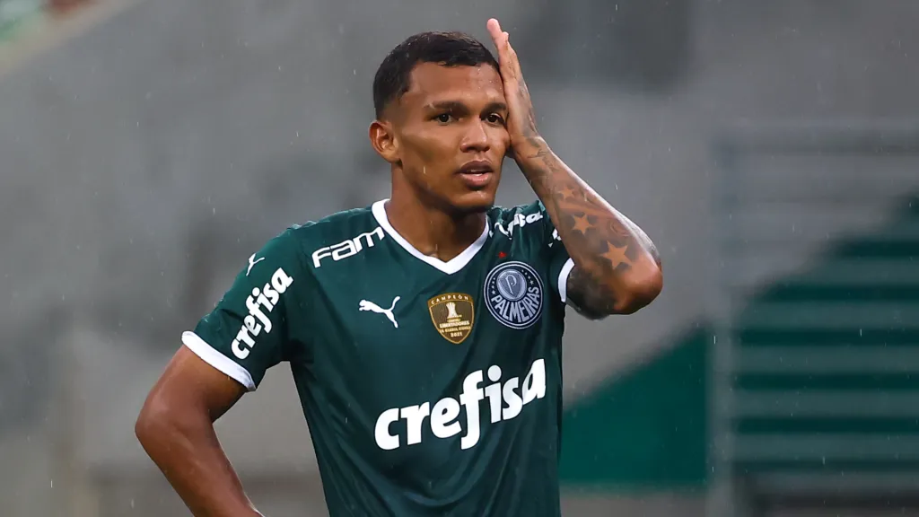 Foto: Marcello Zambrana/AGIF - Veron sofre nova lesão no Porto-POR