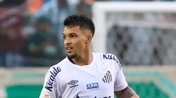 Foto: Marcello Zambrana/AGIF - Marcos Leonardo é ajudado por Marcelo F.