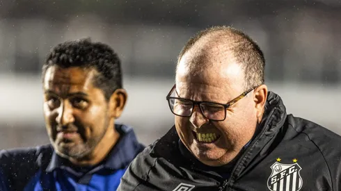 SP - SANTOS - 01/10/2023 - BRASILEIRO A 2023, SANTOS X VASCO - Marcelo Fernandes tecnico do Santos durante partida contra o Vasco no estadio Vila Belmiro pelo campeonato Brasileiro A 2023. Foto: Abner Dourado/AGIF