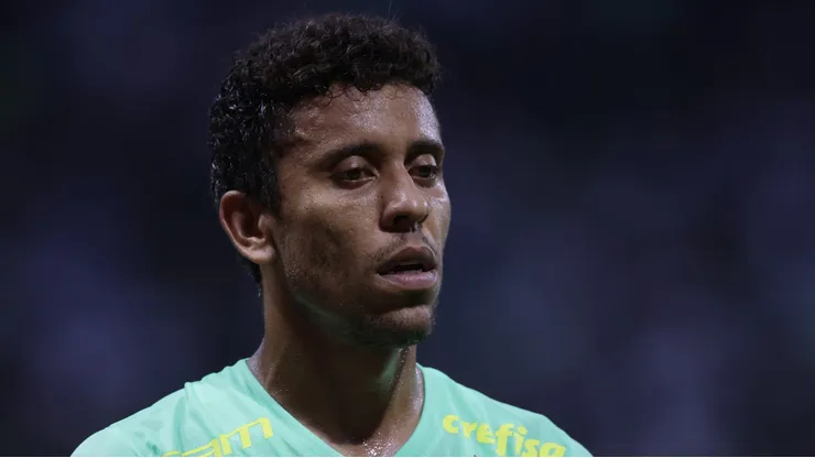 SP - SAO PAULO - 15/04/2023 - BRASILEIRO A 2023, PALMEIRAS X CUIABA - Marcos Rocha jogador do Palmeiras durante partida contra o Cuiaba no estadio Arena Allianz Parque pelo campeonato BRASILEIRO A 2023. Foto: Ettore Chiereguini/AGIF