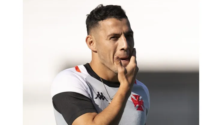 RJ - RIO DE JANEIRO - 06/08/2023 - BRASILEIRO A 2023, VASCO X GREMIO - Sebastian Ferreira jogador do Vasco durante aquecimento antes da partida contra o Gremio no estadio Sao Januario pelo campeonato Brasileiro A 2023. Foto: Jorge Rodrigues/AGIF
