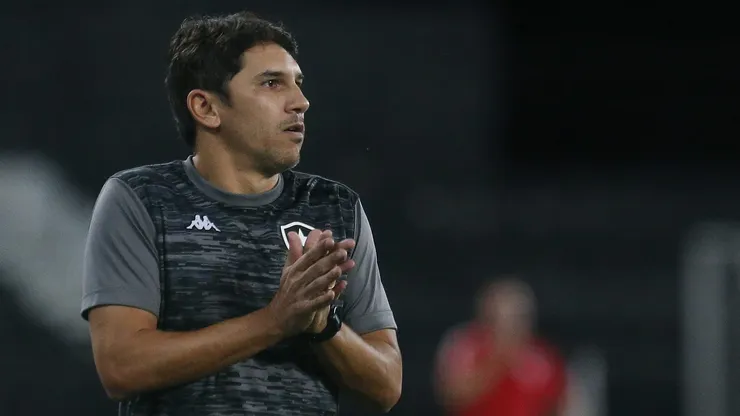 Lúcio Flávio assumiu Botafogo em período de testes rumo ao título brasileiro