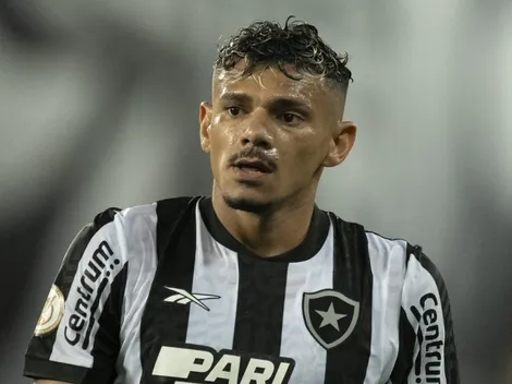 Jogou a culpa no Lage? Tiquinho Soares fala que o Botafogo ‘tem grandes jogadores’
