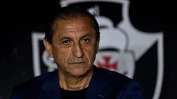 Treinador destaca que a equipe “não vai retroceder”, mas precisa do apoio de todos, da torcida aos dirigentes. Foto: Thiago Ribeiro/AGIF