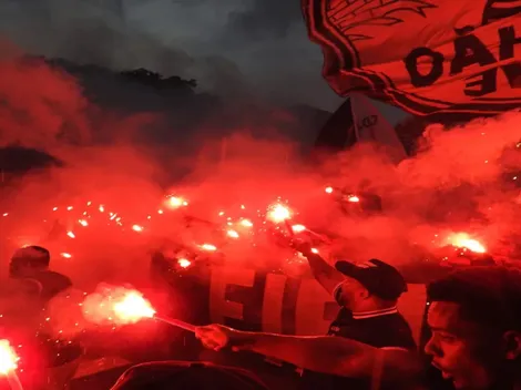 Torcida do Timão protesta pelo mau momento da equipe e web REAGE