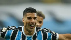 RS - PORTO ALEGRE - 21/05/2023 - BRASILEIRO A 2023, GREMIO X INTERNACIONAL - Luis Suarez jogador do Gremio comemora seu gol com Bitello jogador da sua equipe durante partida contra o Internacional no estadio Arena do Gremio pelo campeonato BRASILEIRO A 2023. Foto: Pedro H. Tesch/AGIF