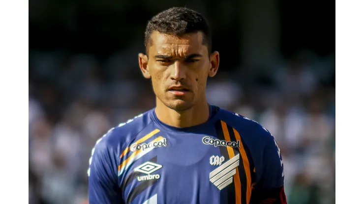 Gabriel Machado/AGIF. Alvo do Athletico-PR, Santos tem futuro decidido no Rio de Janeiro