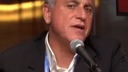 André Cury trabalha incessantemente para fechar contratação de Vitor Roque para Palmeiras - Foto: Reprodução Charla Podcast/YouTube