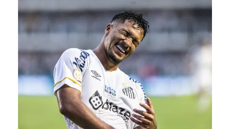 SP - SANTOS - 01/10/2023 - BRASILEIRO A 2023, SANTOS X VASCO - Marcos Leonardo jogador do Santos comemora seu gol durante partida contra o Vasco no estadio Vila Belmiro pelo campeonato Brasileiro A 2023. Foto: Abner Dourado/AGIF