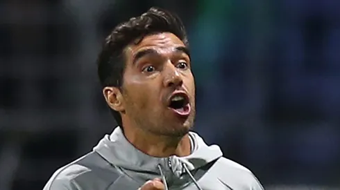 SAO PAULO, BRAZIL - OCTOBER 05: Abel Ferreira head coach of Palmeiras gestures during the Copa CONMEBOL Libertadores 2023 semi-final second leg match between Palmeiras and Boca Juniors at Allianz Parque on October 05, 2023 in Sao Paulo, Brazil. (Photo by Alexandre Schneider/Getty Images)