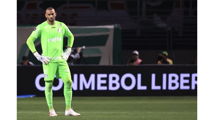 Weverton em ação na Libertadores. Foto: Marcello Zambrana/AGIF