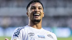 SP - SANTOS - 01/10/2023 - BRASILEIRO A 2023, SANTOS X VASCO - Marcos Leonardo jogador do Santos comemora seu gol durante partida contra o Vasco no estadio Vila Belmiro pelo campeonato Brasileiro A 2023. Foto: Abner Dourado/AGIF