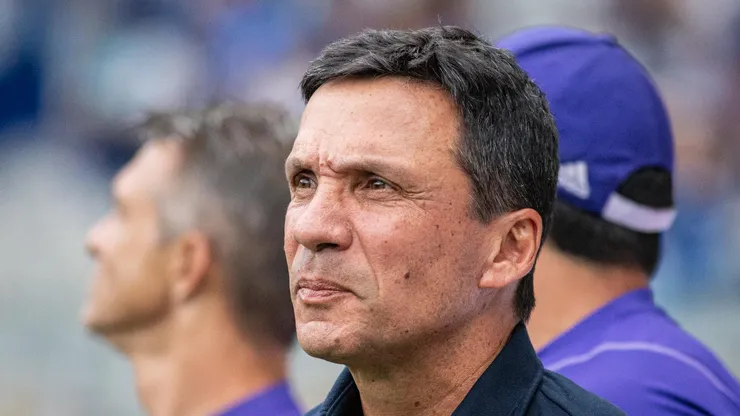 Foto: Fernando Moreno/AGIF - Ze Ricardo tecnico do Cruzeiro durante partida contra o America-MG no estadio Mineirao pelo campeonato Brasileiro A 2023.