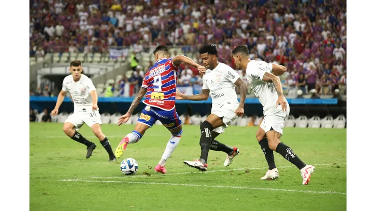 CE - FORTALEZA - 03/10/2023 - COPA SUL-AMERICANA 2023, FORTALEZA X CORINTHIANS - jogador do Fortaleza durante partida contra o Corinthians no estadio Arena Castelao pelo campeonato Copa Sul-Americana 2023. Foto: Alexandre Lago/AGIF