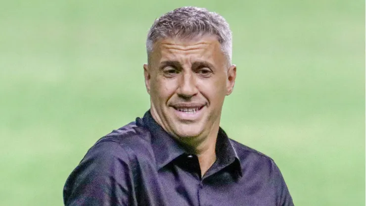 Hernán Crespo é o técnico do rival do Corinthians - Foto: Rafael Vieira/AGIF.