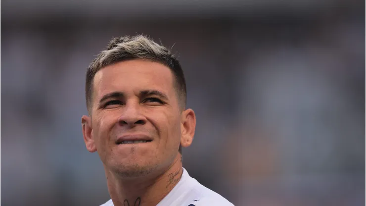 SP - SANTOS - 01/10/2023 - BRASILEIRO A 2023, SANTOS X VASCO - Soltedo jogador do Santos durante partida contra o Vasco no estadio Vila Belmiro pelo campeonato Brasileiro A 2023. Foto: Ettore Chiereguini/AGIF