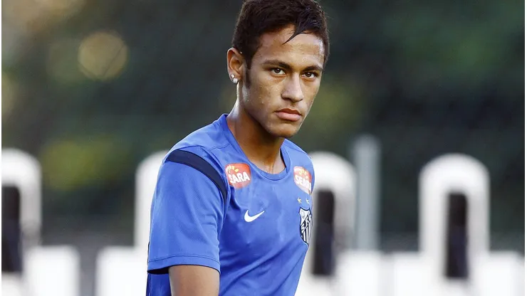 Foto: Ricardo Saibun/AGIF - Neymar ficou no Santos até 2013