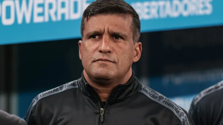 PR - CURITIBA - 27/06/2023 - LIBERTADORES 2023, ATHLETICO-PR X ALIANZA LIMA - Wesley Carvalho tecnico do Athletico-PR durante partida contra o Alianza Lima no estadio Arena da Baixada pelo campeonato Libertadores 2023. Foto: Robson Mafra/AGIF