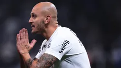 SP - SAO PAULO - 31/05/2023 - COPA DO BRASIL 2023, CORINTHIANS X ATLETICO-MG - Fabio Santos jogador do Corinthians reclama com a arbitragem durante partida contra o Atletico-MG no estadio Arena Corinthians pelo campeonato Copa do Brasil 2023. Foto: Ettore Chiereguini/AGIF