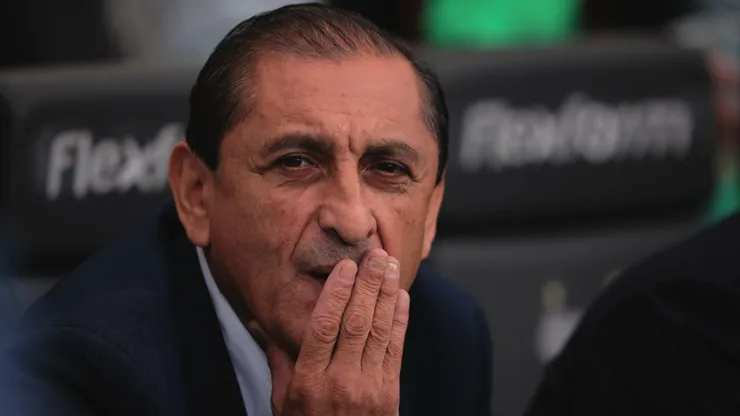 SP - SANTOS - 01/10/2023 - BRASILEIRO A 2023, SANTOS X VASCO - Ramon Diaz tecnico do Vasco durante partida contra o Santos no estadio Vila Belmiro pelo campeonato Brasileiro A 2023. Foto: Ettore Chiereguini/AGIF