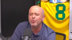 Foto: Reprodução Charla Podcast/YouTube - Alex Escobar mostra vídeo da torcida do Fluminense