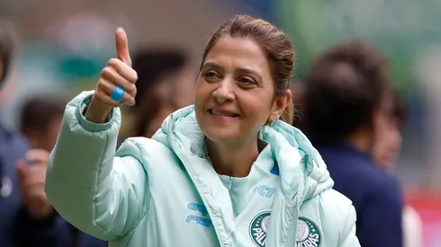 SAO PAULO, BRAZIL - AUGUST 07: Leila Pereira, President of Palmeiras, waves to the fans of his team before the match between Palmeiras and Goias as part of Brasileirao Series A 2022 at Allianz Parque on August 07, 2022 in Sao Paulo, Brazil. (Photo by Ricardo Moreira/Getty Images)