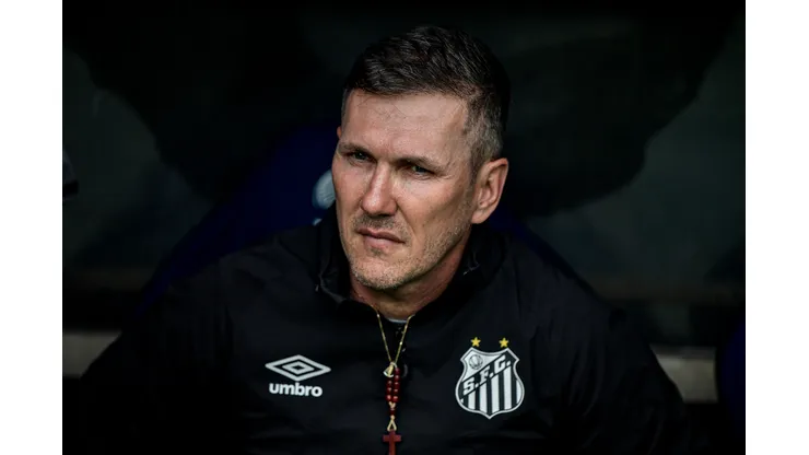 Paulo Turra não ficou mais que 7 jogos no Santos em trabalho questionável