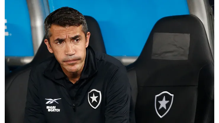 Bruno Lage está correndo risco de demissão no Botafogo