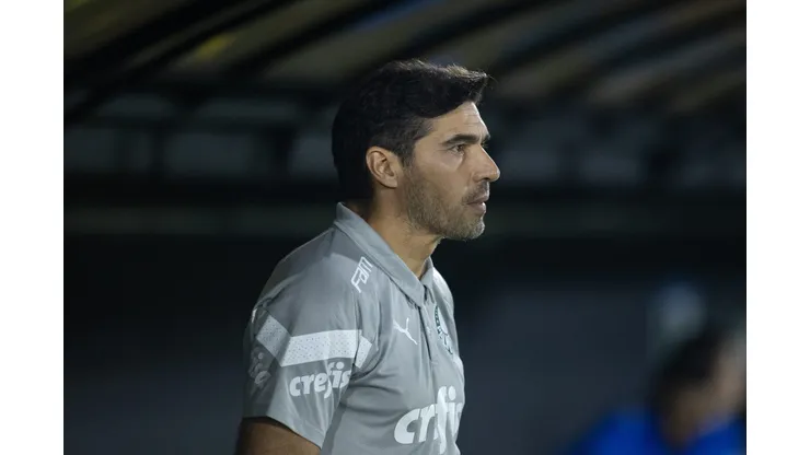 SP - BRAGANCA PAULISTA - 01/10/2023 - BRASILEIRO A 2023, BRAGANTINO X PALMEIRAS -Abel Ferreira tecnico do Palmeiras durante partida contra o Bragantino no estadio Nabi Abi Chedid pelo campeonato Brasileiro A 2023. Foto: Fabio Moreira Pinto/AGIF