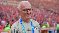 O pianista e compositor recebeu Dorival Júnior e a delegação da equipe, prestando homenagem ao clube. Foto: Thiago Ribeiro/AGIF