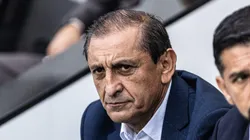 Foto: Abner Dourado/AGIF - Ramon Diaz tecnico do Vasco durante partida contra o Santos no estadio Vila Belmiro pelo campeonato Brasileiro A 2023.