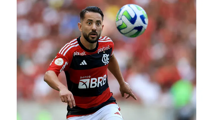 E AÍ? Corinthians entra com tudo na briga por Everton Ribeiro - Foto: Buda Mendes/Getty Images