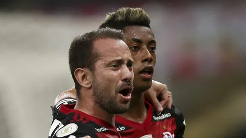 Bruno Henrique (R) of Flamengo celebrates with Everton Ribeiro after scoring a goal during a match between Flamengo and Vasco da Gama as part of 2020 Brasileirao Series A at Maracana Stadium on February 04, 2021 in Rio de Janeiro, Brazil. (Photo by Buda Mendes/Getty Images)