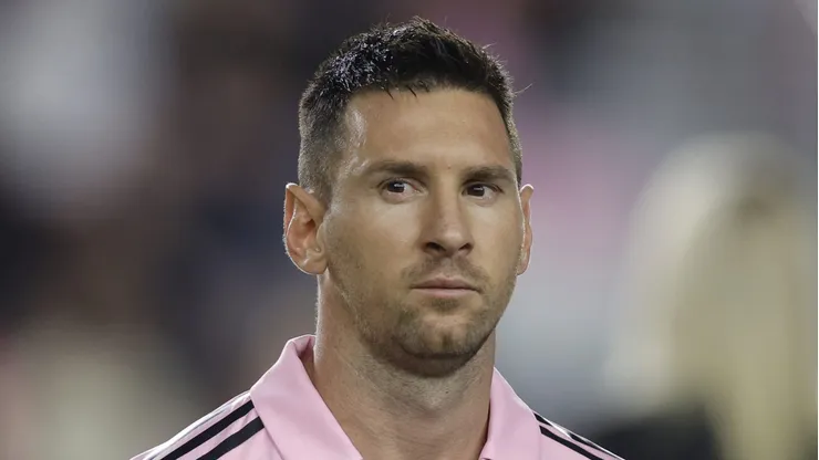 FORT LAUDERDALE, FLORIDA - SEPTEMBER 20: Lionel Messi #10 of Inter Miami looks on before the match between Toronto FC and Inter Miami CF at DRV PNK Stadium on September 20, 2023 in Fort Lauderdale, Florida. (Photo by Carmen Mandato/Getty Images)