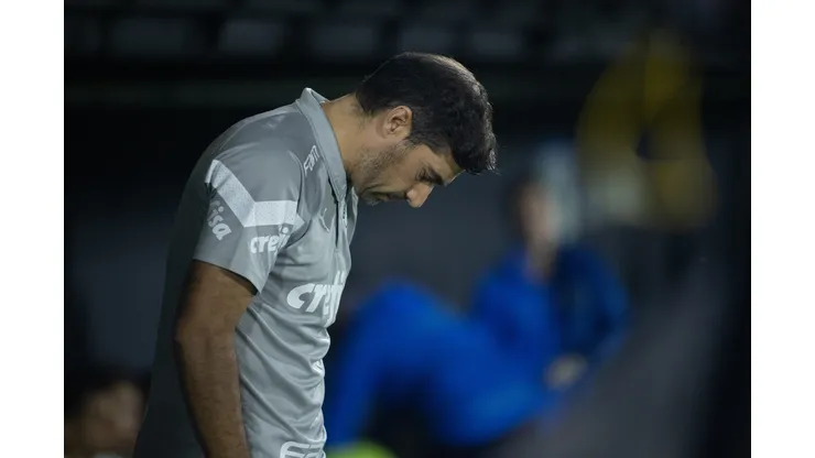 SP - BRAGANCA PAULISTA - 01/10/2023 - BRASILEIRO A 2023, BRAGANTINO X PALMEIRAS - Abel Ferreira tecnico do Palmeiras durante partida contra o Bragantino no estadio Nabi Abi Chedid pelo campeonato Brasileiro A 2023. Foto: Fabio Moreira Pinto/AGIF