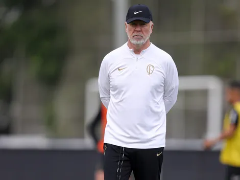 Chamou reforço: Mano Menezes 'CONVOCA' 11 jogadores da base e pode promover novidades