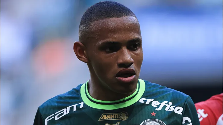 Foto: Ettore Chiereguini/AGIF - Jhon Jhon jogador do Palmeiras durante partida contra o Fortaleza no estadio Arena Allianz Parque pelo campeonato Brasileiro A 2023.